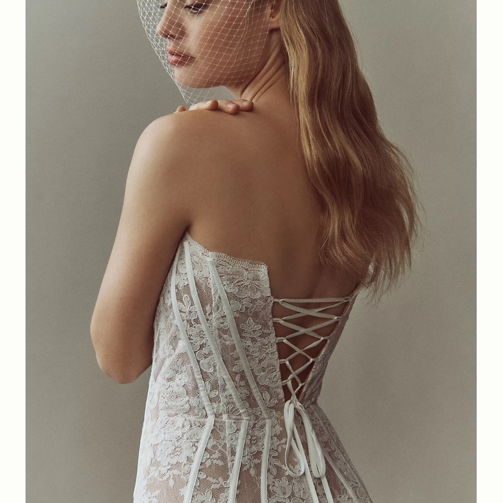V. Chapman Capulet Dress in White Chantilly Lace - Picture 6 of 6